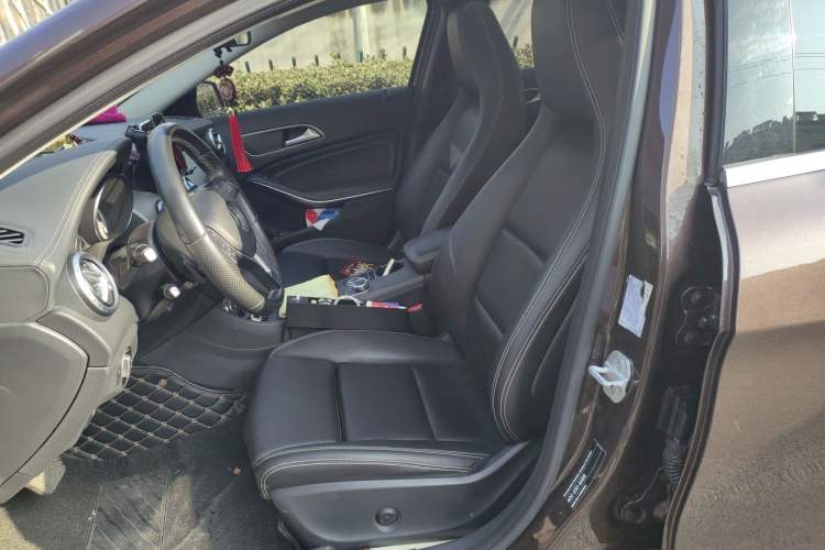 Used Mercedes-Benz GLA 2016 GLA 200 Sport Edition Left Front Seat