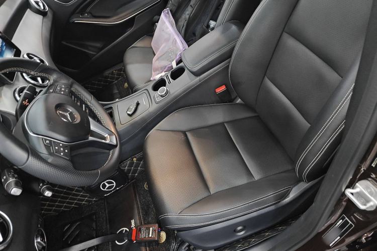 Used Mercedes-Benz GLA 2016 GLA 200 Sport Edition Left Front Seat