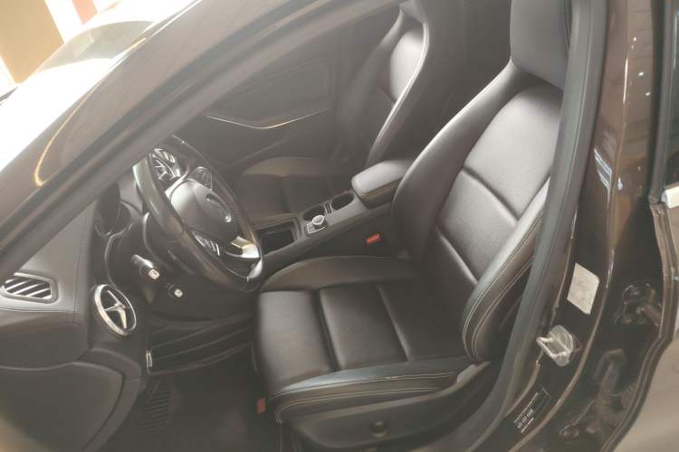 Used Mercedes-Benz GLA 2016 GLA 220 4MATIC Fashion Edition Left Front Seat