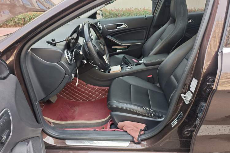 Used Mercedes-Benz GLA 2016 GLA 200 Sport Edition Left Front Seat