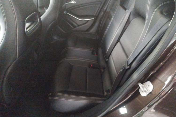 Used Mercedes-Benz GLA 2016 GLA 220 4MATIC Fashion Edition Left Rear Seat