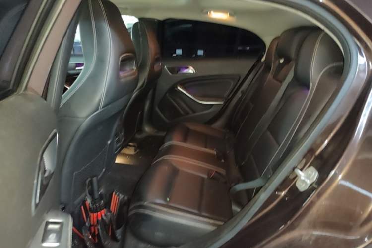 Used Mercedes-Benz GLA 2016 GLA 200 Fashion Model Left Rear Seat