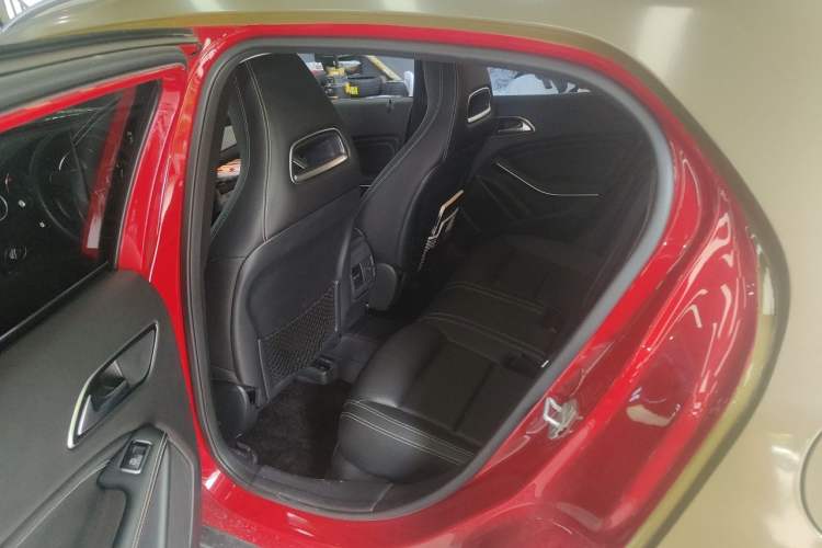 Used Mercedes-Benz GLA 2016 GLA 220 4MATIC Fashion Edition Left Rear Seat