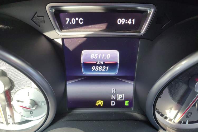 Used Mercedes-Benz GLA 2016 GLA 200 Sport Edition Odometer Close Up