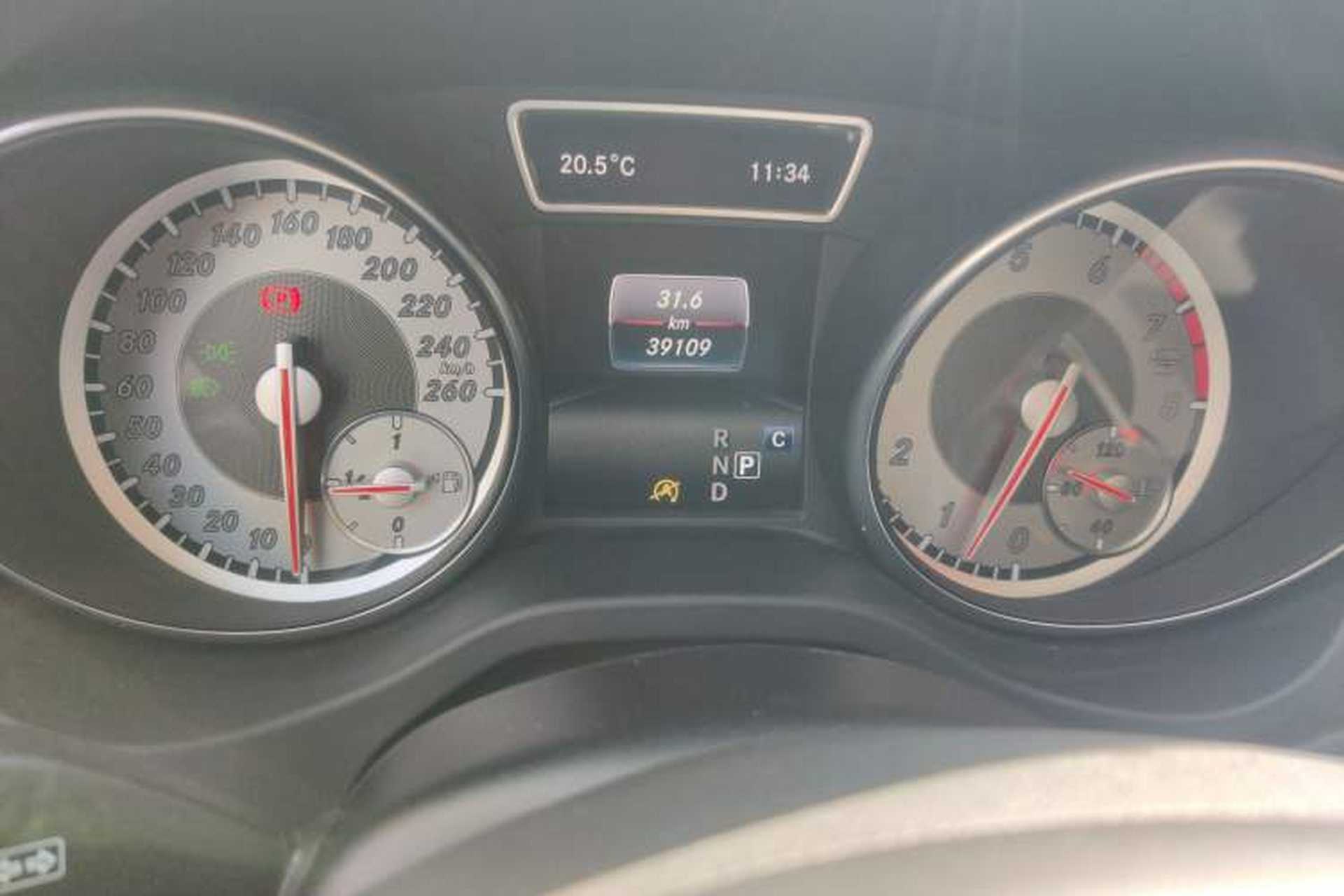 Used Mercedes-Benz GLA 2016 GLA 200 Sport Edition Odometer Close Up
