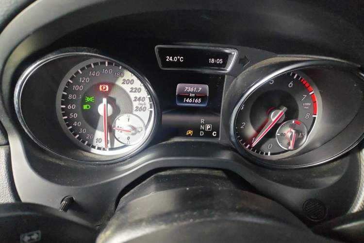 Used Mercedes-Benz GLA 2016 GLA 220 4MATIC Fashion Edition Odometer Close Up