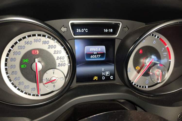 Used Mercedes-Benz GLA 2016 GLA 200 Fashion Model Odometer Close Up
