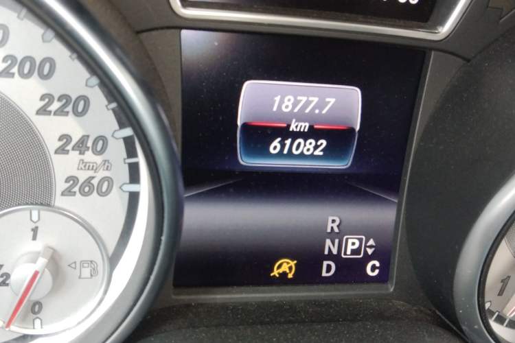 Used Mercedes-Benz GLA 2016 GLA 200 Fashion Model Odometer Close Up