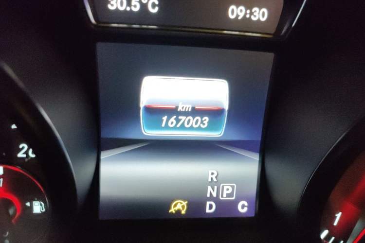 Used Mercedes-Benz GLA 2016 GLA 220 4MATIC Fashion Edition Odometer Close Up