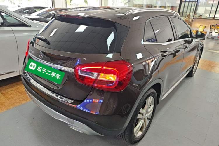 Used Mercedes-Benz GLA 2016 GLA 200 Sport Edition Rear Right 45 Deg