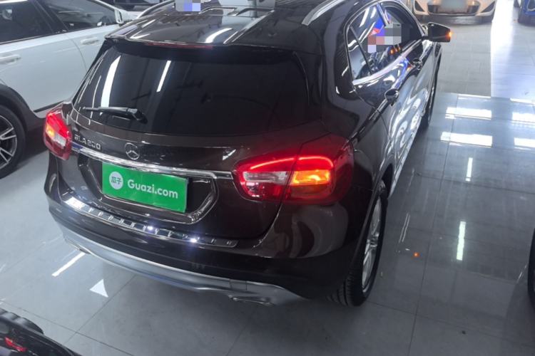 Used Mercedes-Benz GLA 2016 GLA 200 Fashion Model Rear Right 45 Deg