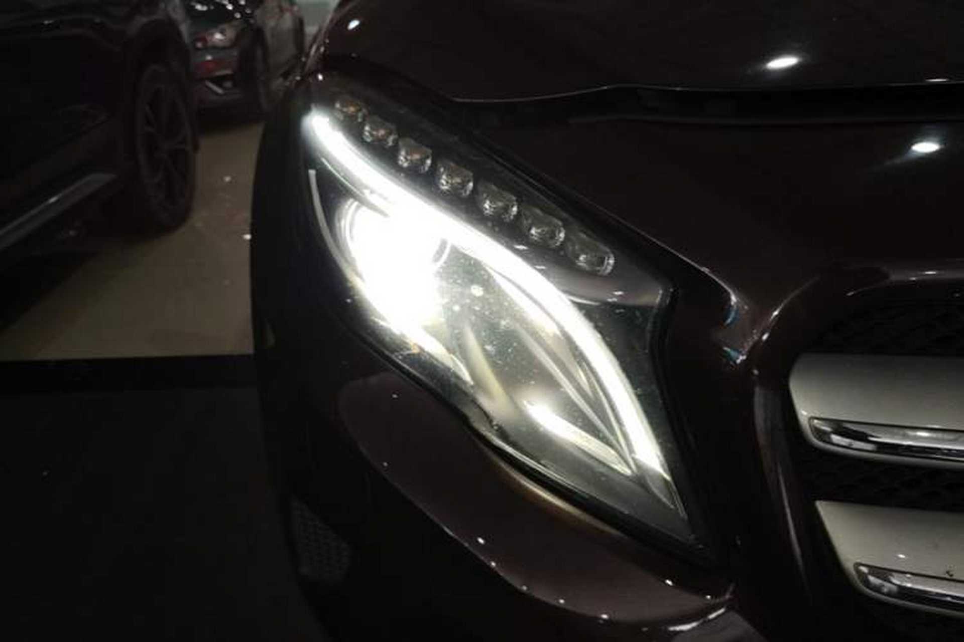 Used Mercedes-Benz GLA 2016 GLA 200 Fashion Model Right Front Headlight