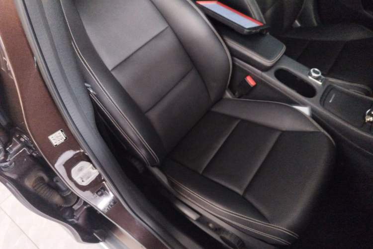 Used Mercedes-Benz GLA 2016 GLA 220 4MATIC Fashion Edition Right Front Seat
