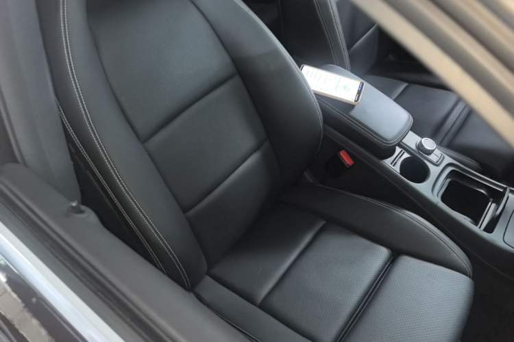 Used Mercedes-Benz GLA 2016 GLA 200 Fashion Model Right Front Seat
