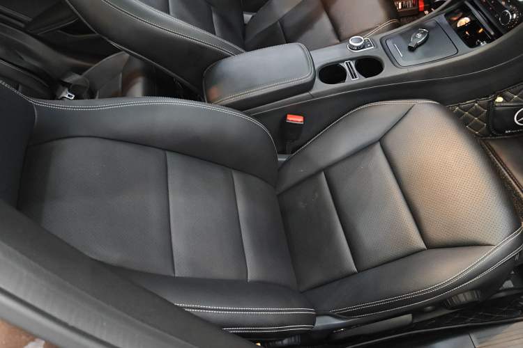 Used Mercedes-Benz GLA 2016 GLA 200 Sport Edition Right Front Seat
