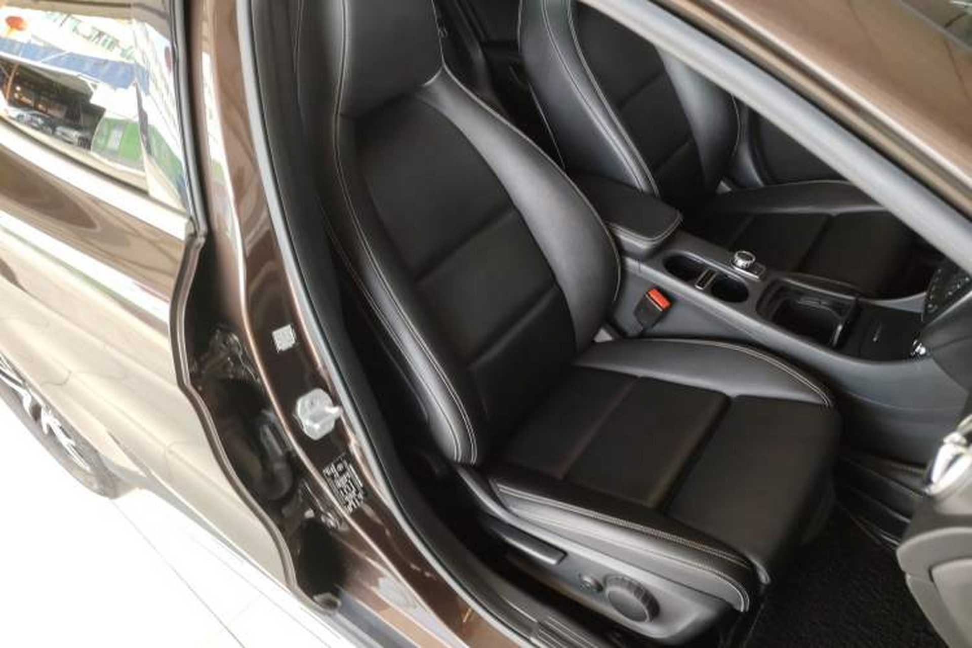 Used Mercedes-Benz GLA 2016 GLA 220 4MATIC Fashion Edition Right Front Seat