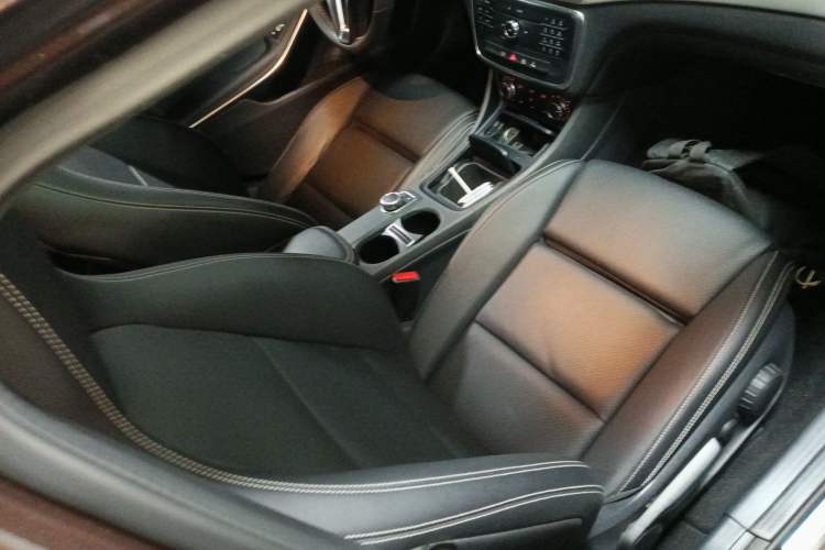 Used Mercedes-Benz GLA 2016 GLA 200 Sport Edition Right Front Seat