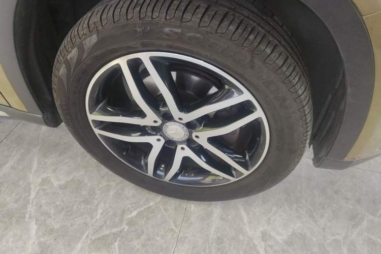 Used Mercedes-Benz GLA 2016 GLA 220 4MATIC Fashion Edition Right Front Wheel Hub