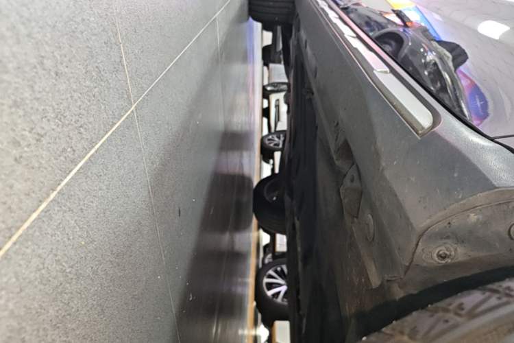 Used Mercedes-Benz GLA 2016 GLA 200 Sport Edition Right Side Sill