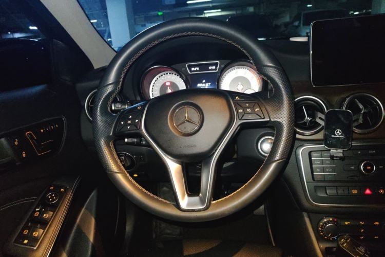 Used Mercedes-Benz GLA 2016 GLA 200 Sport Edition Steering Wheel