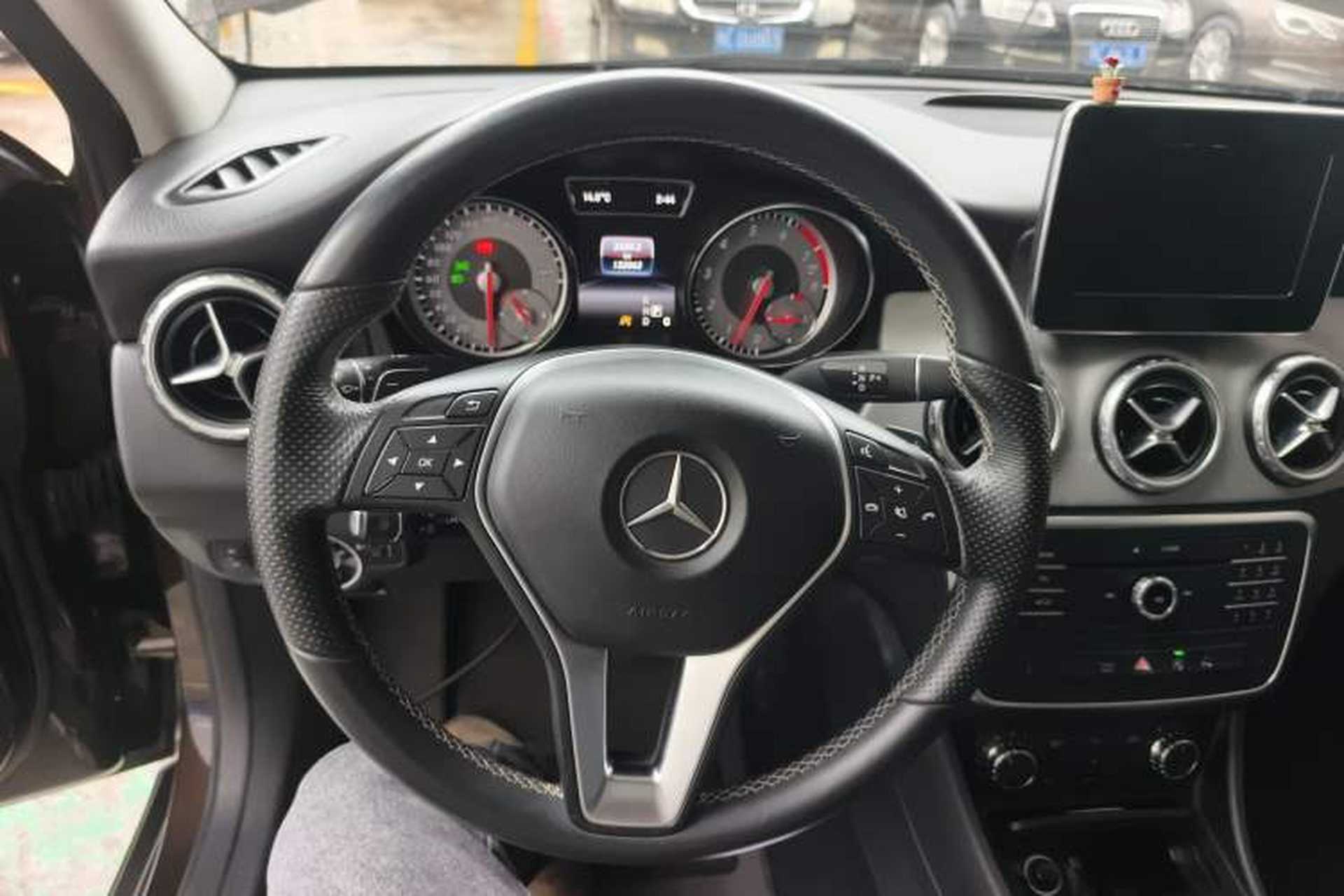 Used Mercedes-Benz GLA 2016 GLA 200 Sport Edition Steering Wheel