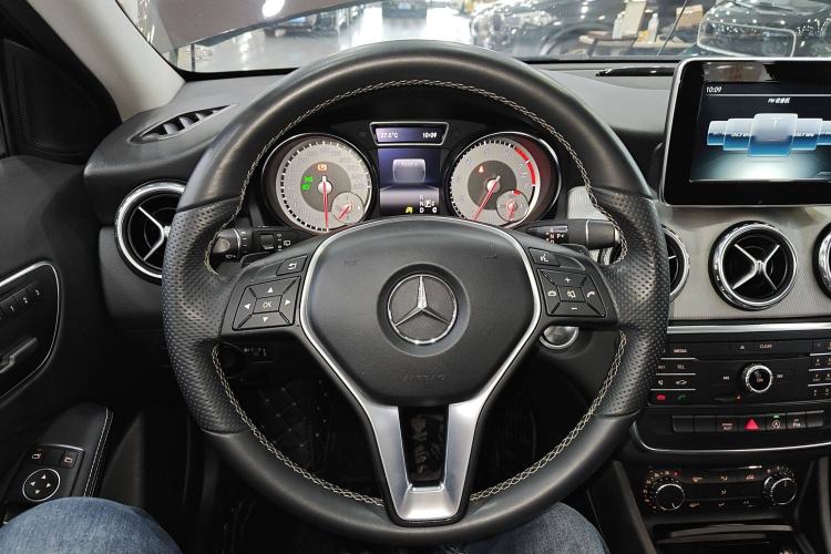 Used Mercedes-Benz GLA 2016 GLA 200 Sport Edition Steering Wheel