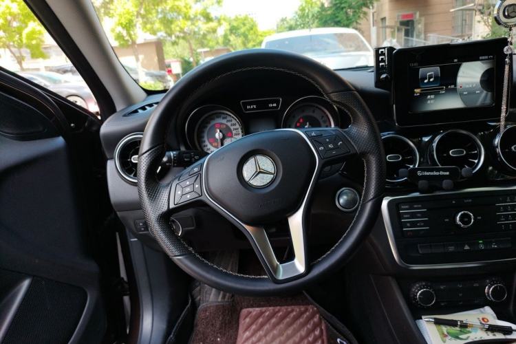 Used Mercedes-Benz GLA 2016 GLA 200 Fashion Model Steering Wheel