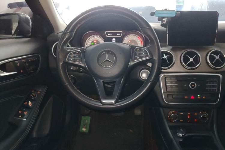 Used Mercedes-Benz GLA 2016 GLA 200 Fashion Model Steering Wheel