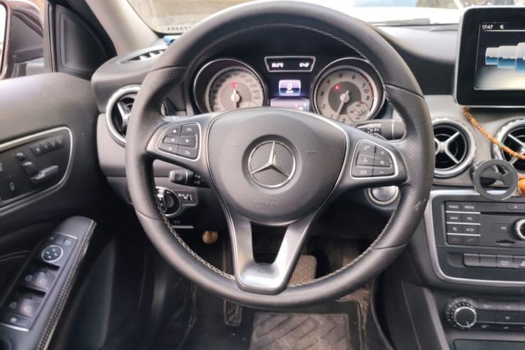 Used Mercedes-Benz GLA 2016 GLA 200 Sport Edition Steering Wheel