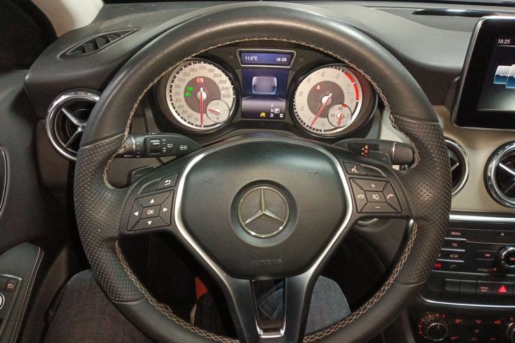 Used Mercedes-Benz GLA 2016 GLA 200 Sport Edition Steering Wheel