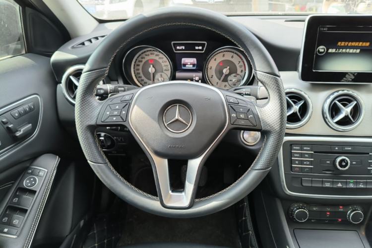 Used Mercedes-Benz GLA 2016 GLA 200 Sport Edition Steering Wheel