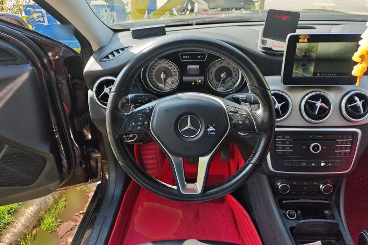 Used Mercedes-Benz GLA 2016 GLA 200 Sport Edition Steering Wheel