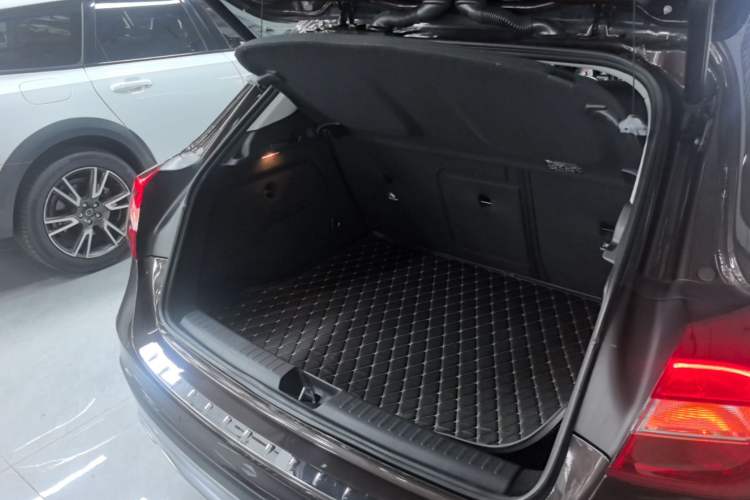 Used Mercedes-Benz GLA 2016 GLA 200 Fashion Model Trunk