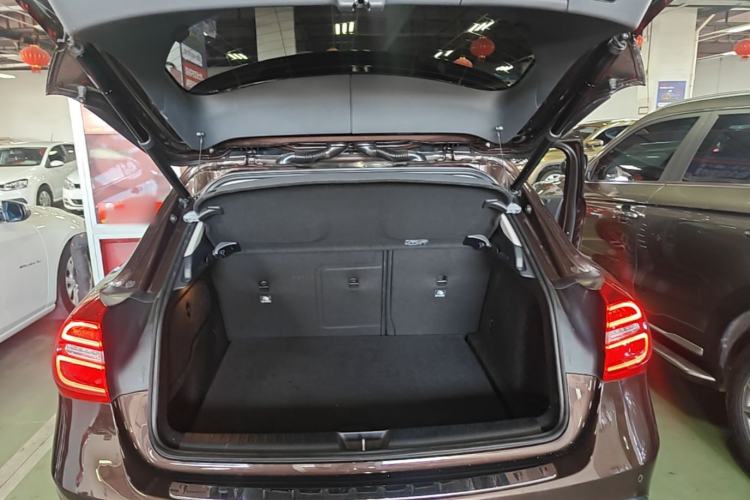 Used Mercedes-Benz GLA 2016 GLA 220 4MATIC Fashion Edition Trunk