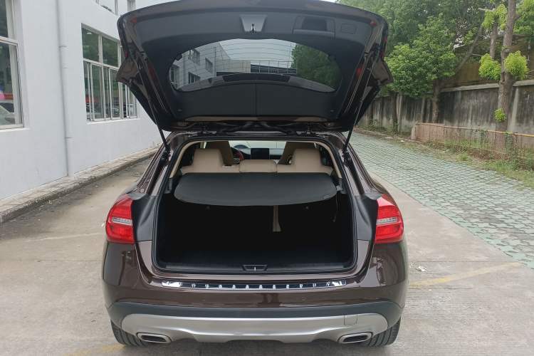 Used Mercedes-Benz GLA 2016 GLA 220 4MATIC Fashion Edition Trunk