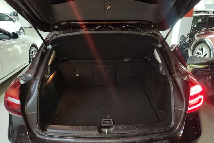 Used Mercedes-Benz GLA 2016 GLA 200 Fashion Model Trunk