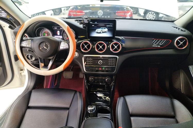 Used Mercedes-Benz GLA 2016 GLA 200 Fashion Model Center Console