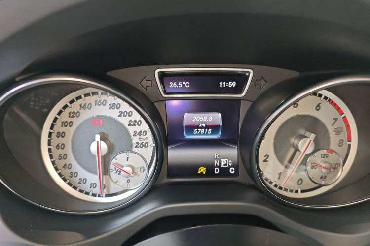 Used Mercedes-Benz GLA 2016 GLA 200 Sport Edition Odometer Close Up