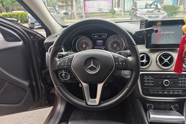 Used Mercedes-Benz GLA 2016 GLA 200 Sport Edition Steering Wheel