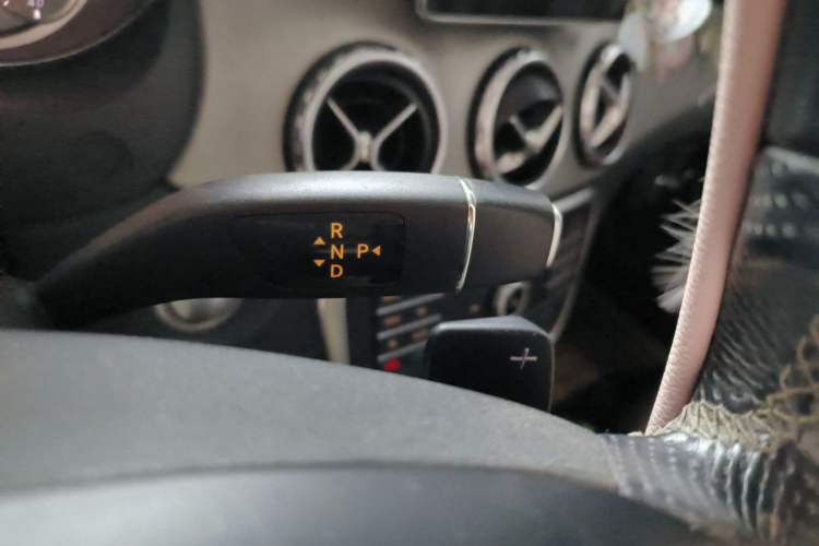Used Mercedes-Benz GLA 2016 GLA 200 Fashion Model Gear Lever