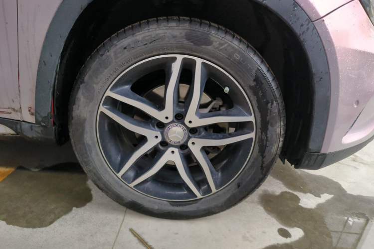 Used Mercedes-Benz GLA 2016 GLA 200 Fashion Model Right Front Wheel Hub
