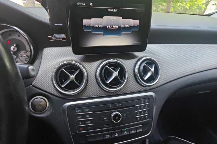 Used Mercedes-Benz GLA 2016 GLA 200 Fashion Model Audio And AC Panel