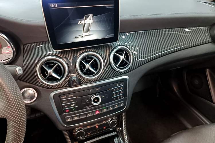 Used Mercedes-Benz GLA 2016 GLA 220 4MATIC Fashion Edition Audio And AC Panel