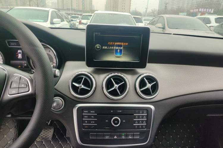 Used Mercedes-Benz GLA 2016 GLA 200 Sport Edition Audio And AC Panel