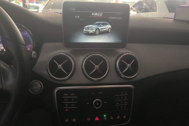 Used Mercedes-Benz GLA 2016 GLA 220 4MATIC Luxury Model Audio And AC Panel