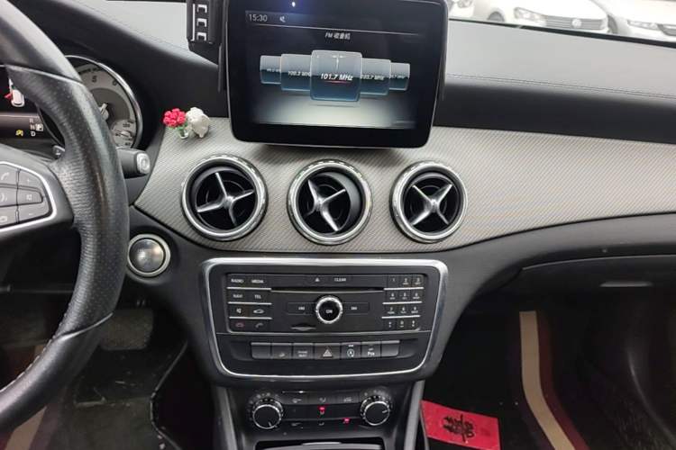 Used Mercedes-Benz GLA 2016 GLA 200 Fashion Model Audio And AC Panel