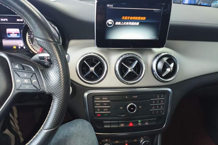 Used Mercedes-Benz GLA 2016 GLA 200 Fashion Model Audio And AC Panel