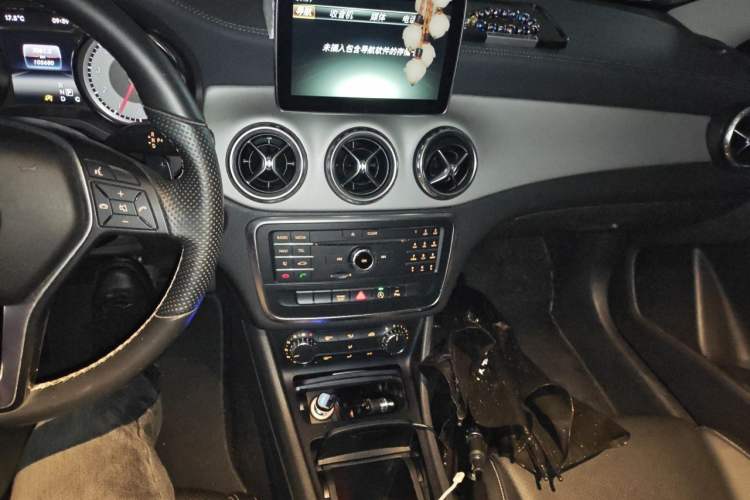 Used Mercedes-Benz GLA 2016 GLA 200 Fashion Model Audio And AC Panel