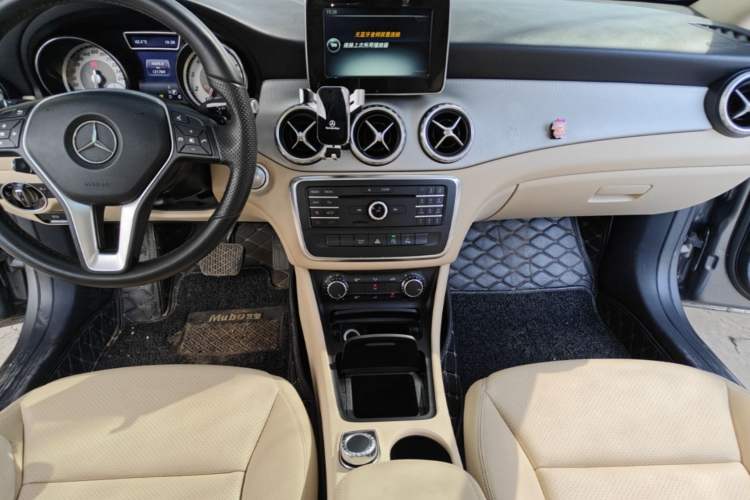 Used Mercedes-Benz GLA 2016 GLA 200 Sport Edition Audio And AC Panel