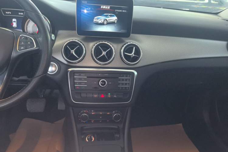 Used Mercedes-Benz GLA 2016 GLA 200 Fashion Model Audio And AC Panel